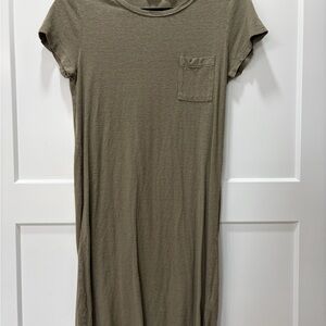 Beacon Cove Olive Knit T-Shirt Dress With Pocket And Crew Neck. Size S Long